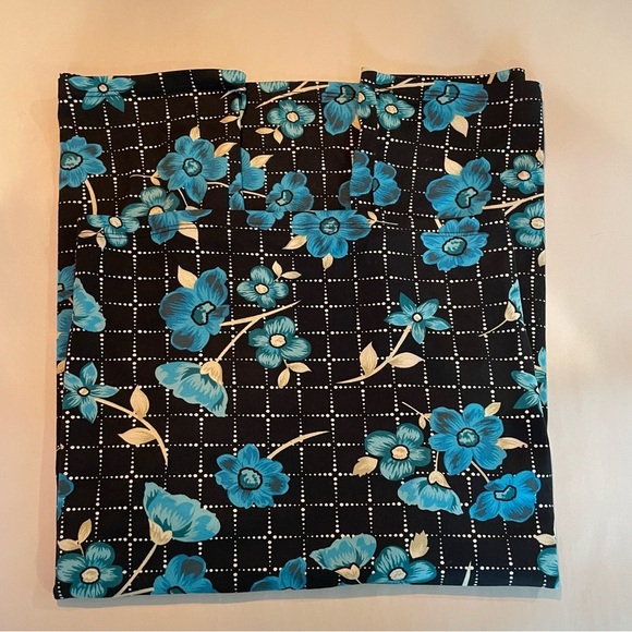 Nursing Cover - Picture 3 of 3